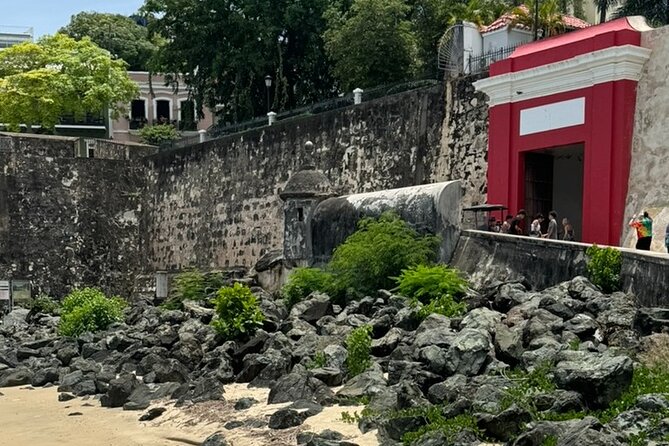 Explore San Juan while Solving a Murder Mystery - Paseo del Morro: Walls, Water, and Open Space