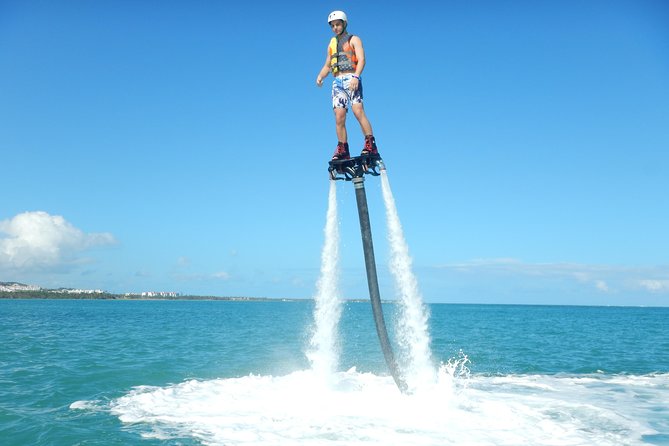 Flyboarding Experience in Luquillo Beach - The safety briefing and equipment fitting