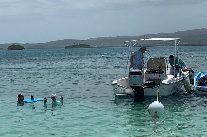 Full-Day Private Cruise in Cayo Caracoles - Snorkeling, floaties, and fish in the shallows