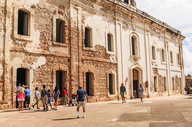 Guided Colonial City Tour in San Juan - Castillo San Felipe del Morro and the defensive story