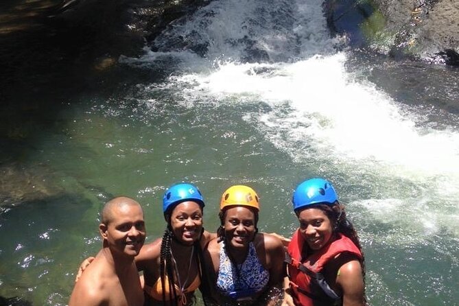 Half-Day Tour: El Yunque, Waterslides, and Luquillo Beach - La Frutera: a useful 15-minute pause