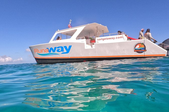 Icacos Double Dip Power Catamaran Snorkel & Beach Tour - Crew service and the feel on board