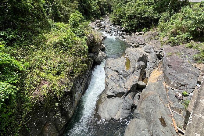 Incredible Hike & Cliff Jumping in the Heart of Puerto Rico - A late meal at Tortuguero Bar BQ & Restaurant