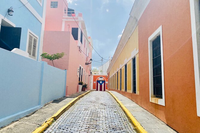 Instagramable Places in Old San Juan Tour - Starting at Plaza Colón and Paseo de la Princesa