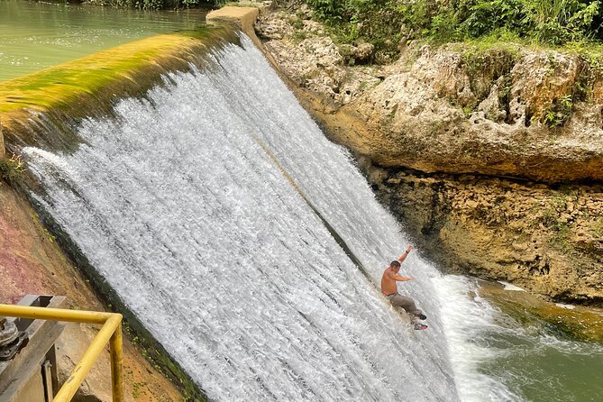 Largest Natural Waterslide, River Hike and Beach Tour in Arecibo - Air-conditioned transport makes the full day easier