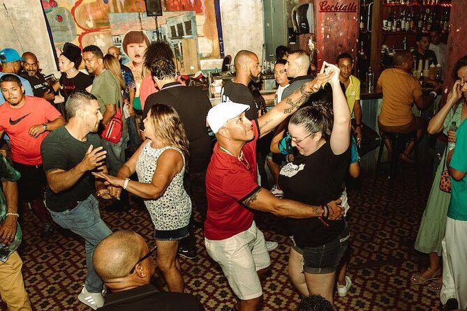 Moonlight Beginner Salsa Class in San Juan - Meeting Gabby at the Oliver Hotel at 8pm