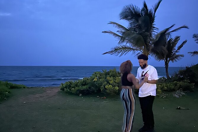 Moonlight Beginner Salsa Class in San Juan - Partner work with leads and follows