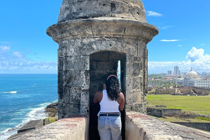 Old San Juan and San Cristobal Castle Walking Tour - La Casa Estrecha and the Treasury Building