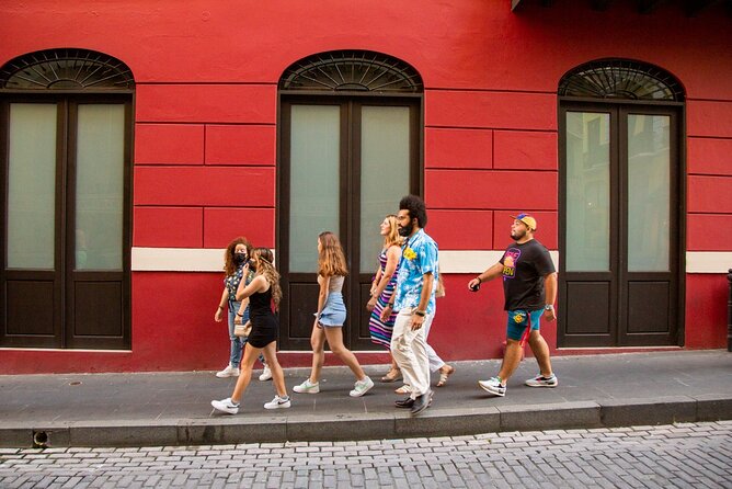 Old San Juan Historical Walking Tour - Casa Estrecha: a small building with a big story