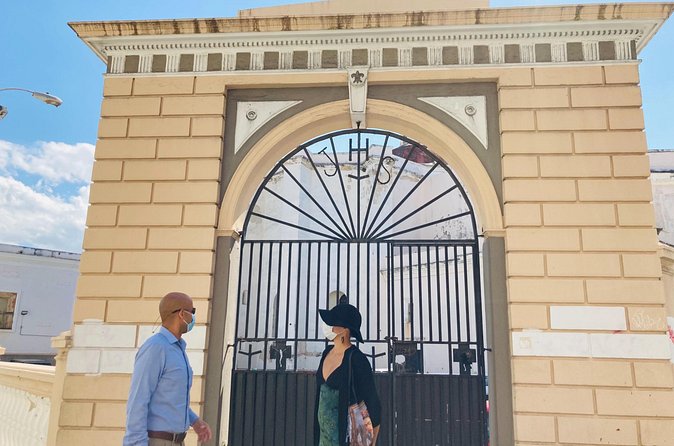 Old San Juan Immersive Walk: History and Culture - Plaza de Armas and the city’s public heart