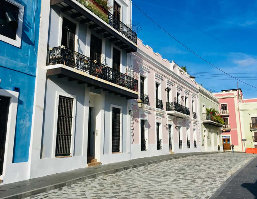 Old San Juan: San Cristobal Castle and Old Town Walking Tour - Walking from the fort into Old San Juan