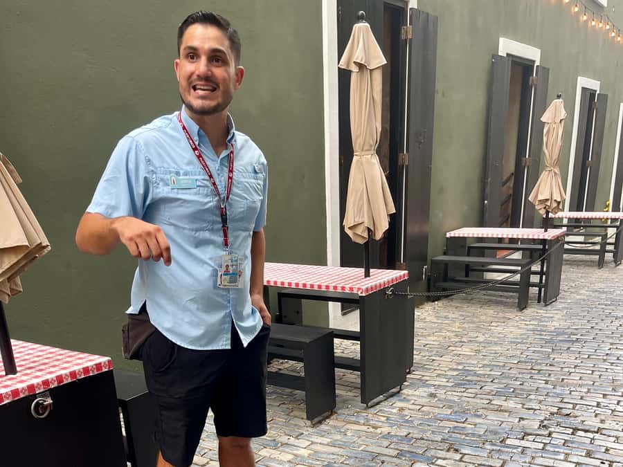 Old San Juan: San Cristobal Castle and Old Town Walking Tour - Guide quality and the small-group experience