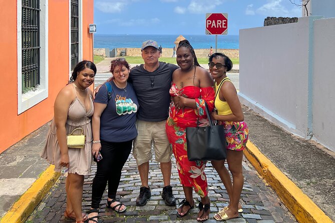 Old San Juan Tour in Spanish - Quinto Centenario and the old city gates