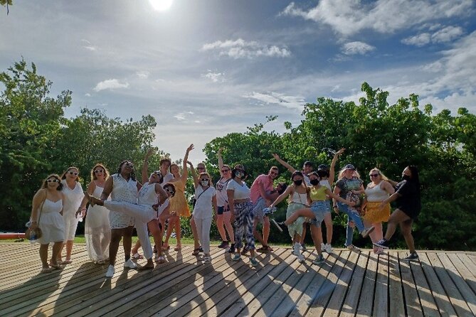 Outdoor Salsa Class Experience in San Juan - Starting with the basic salsa rhythm