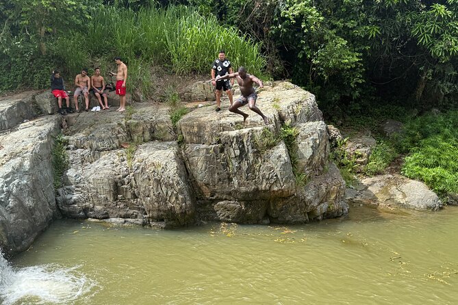 Pinones Bar Hopping Beach Food Tour & Caguas River Hidden Gem - What the Guides Add to the Experience