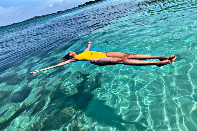 Private All-Inclusive 22ft Boat Guided Snorkeling Icacos Palomino - Snacks, sandwiches, music, and the practical comforts
