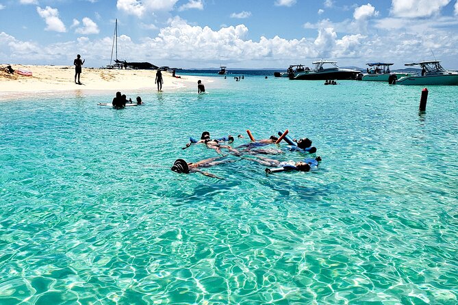 Private All-Inclusive 22ft Boat Guided Snorkeling Icacos Palomino - The ride and the views around Icacos