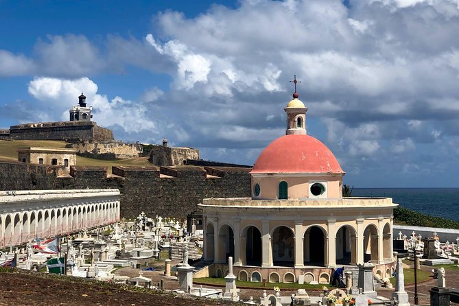 Private Old San Juan Walking Tour - Plaza de Recreo Las Piedras and the siege story