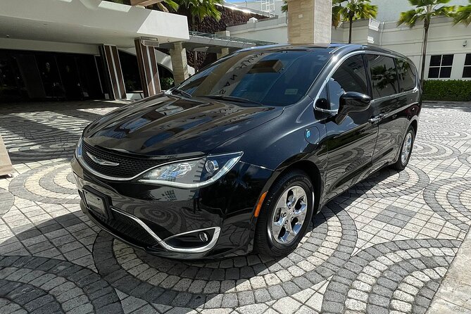 Puerto Rico Island Wide Transfer, Chrysler Minivan, Select Zone - Inside the Chrysler minivan