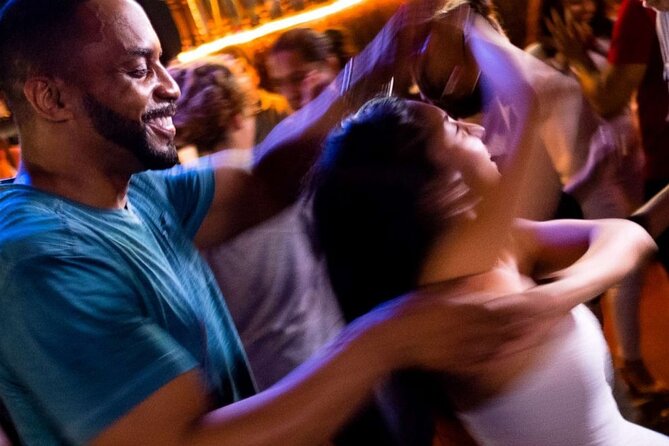 Salsa Dance Class and Nightlife Tour in San Juan - Salsa de Calle brings Puerto Rican style into the lesson