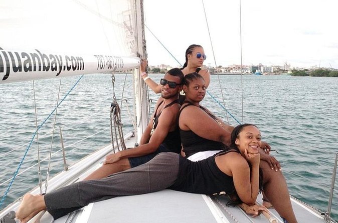 San Juan Historical Bay Daytime Sailing Tour - Drinks, sun, and what to bring