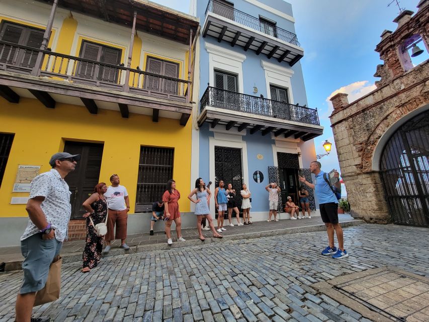 San Juan: Old Town Sunset Walking Tour - What the guides add to the experience