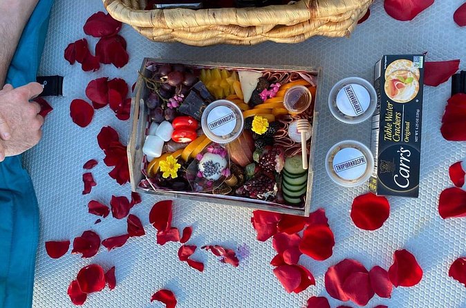 San Juan — Private Floating Picnic Experience in Condado Lagoon - A quiet hour, or possibly closer to two