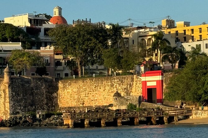 San Juan Sunset Harbor Boat Ride - Comfort, clothing, and group size