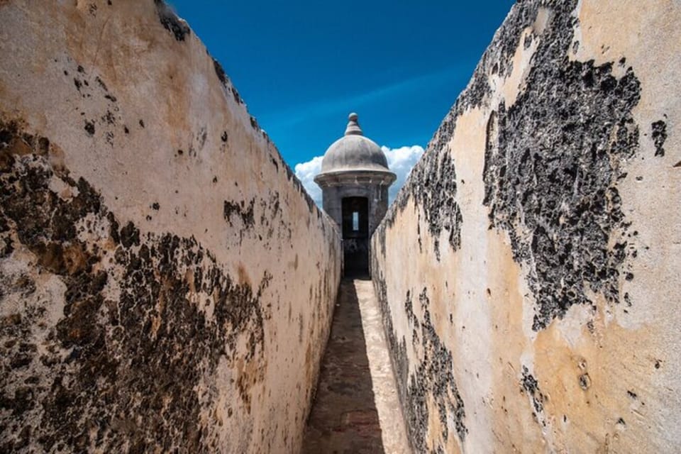 San Juan: Walking Tour with Expert Guide - Ballaja Barracks and San Jose Church