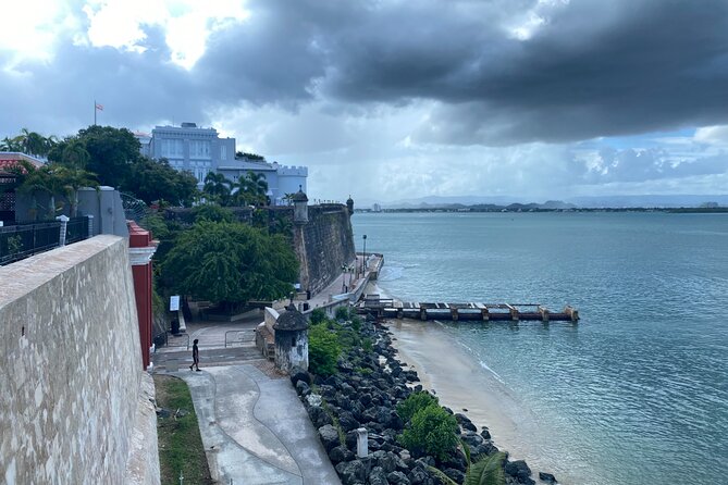 Walking Guided Tour of History and Myths of Old San Juan - La Rogativa and a legend in bronze