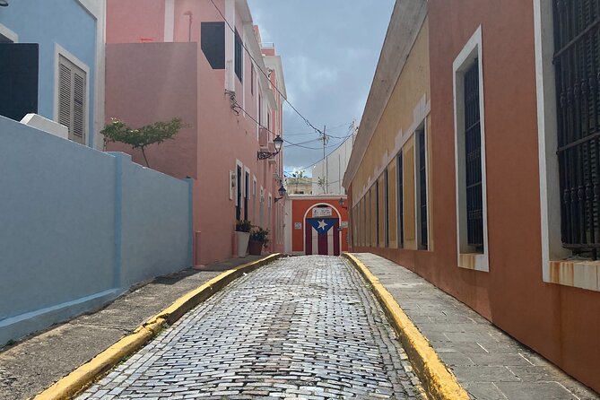 Walking Guided Tour of History and Myths of Old San Juan - Paseo de la Princesa: a scenic beginning
