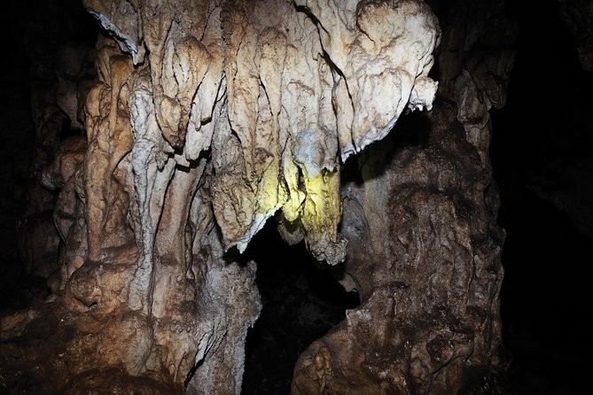 Window Cave Walking Tour from San Juan - The 20-minute hike to the cave entrance